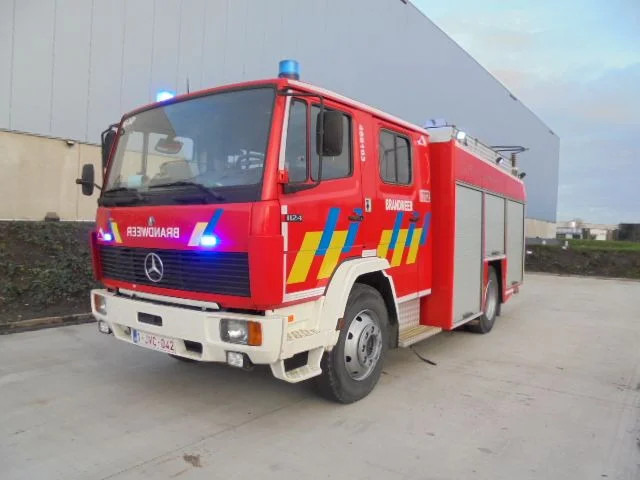 Mercedes-Benz 1124 F - Carro de bombeiro: foto 1 Mercedes-Benz 1124 F - Carro de bombeiro: foto 1