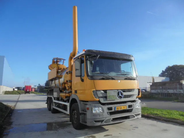 Mercedes-Benz Actros 2532 LENA ADR - Caminhão limpa fossa: foto 3 Mercedes-Benz Actros 2532 LENA ADR - Caminhão limpa fossa: foto 3