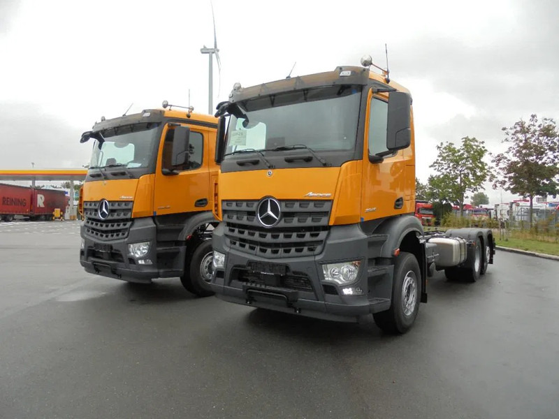 Mercedes-Benz Arocs 2848 6X2 NEW DEMO - Camião chassi: foto 1 Mercedes-Benz Arocs 2848 6X2 NEW DEMO - Camião chassi: foto 1