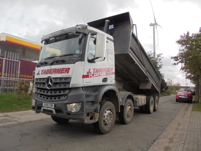 Mercedes-Benz Arocs 3240 K 8X4 - Camião basculante: foto 1 Mercedes-Benz Arocs 3240 K 8X4 - Camião basculante: foto 1