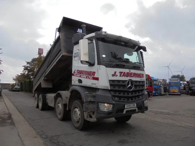 Mercedes-Benz Arocs 3240 K 8X4 - Camião basculante: foto 3 Mercedes-Benz Arocs 3240 K 8X4 - Camião basculante: foto 3