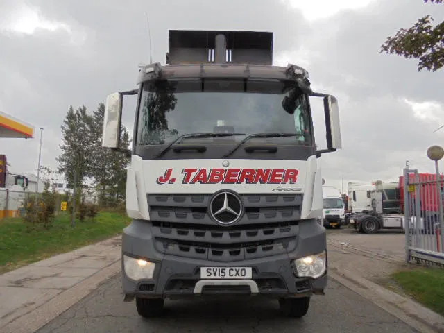 Mercedes-Benz Arocs 3243 K 8X4 - Camião basculante: foto 2 Mercedes-Benz Arocs 3243 K 8X4 - Camião basculante: foto 2