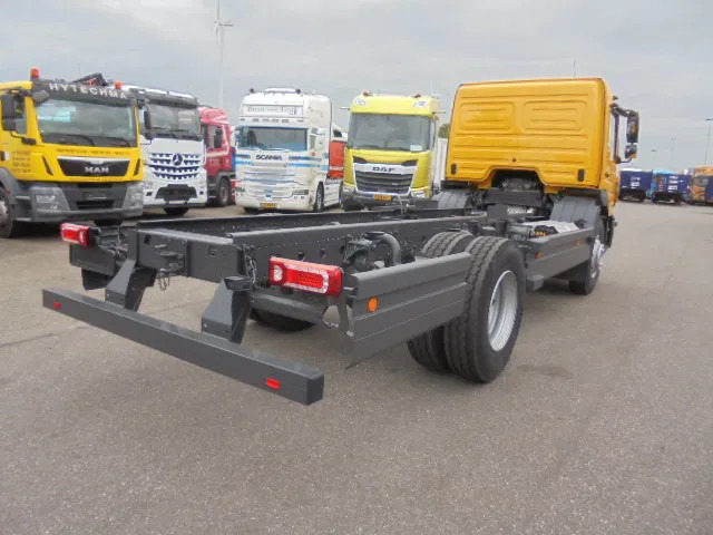 Mercedes-Benz Atego 1518 NEW DEMO MET FABRIEKS GARANTIE - Camião chassi: foto 4 Mercedes-Benz Atego 1518 NEW DEMO MET FABRIEKS GARANTIE - Camião chassi: foto 4