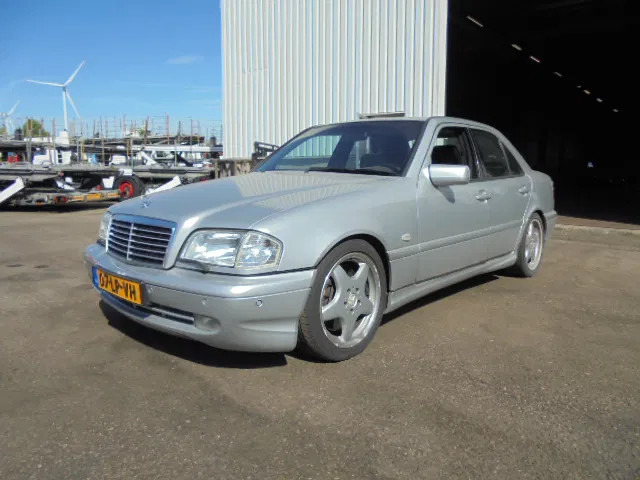 Mercedes-Benz C-Klasse 43 AMG - Automóvel: foto 1 Mercedes-Benz C-Klasse 43 AMG - Automóvel: foto 1