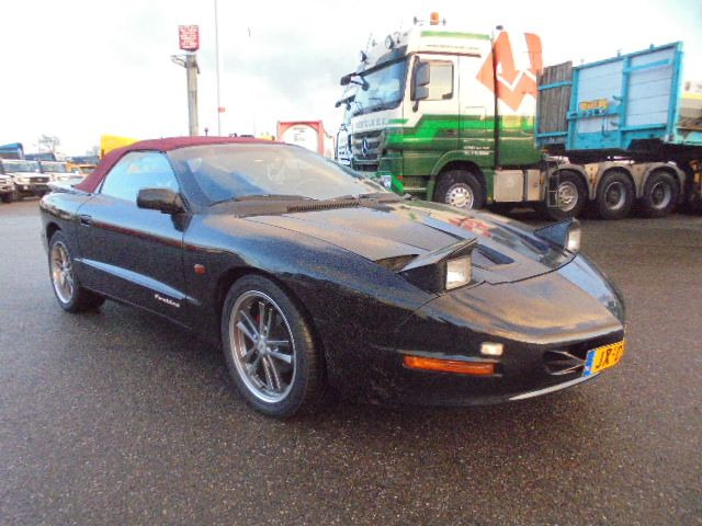 Pontiac Firebird AUT CONVERTIBLE - Cabrio: foto 2 Pontiac Firebird AUT CONVERTIBLE - Cabrio: foto 2