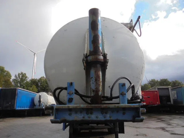 SPITZER BP SK 50 - Semirreboque tanque: foto 4 SPITZER BP SK 50 - Semirreboque tanque: foto 4