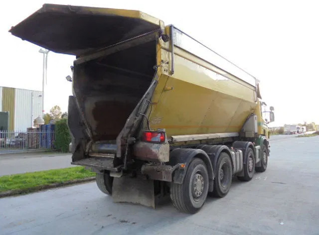 Scania P400 8X2 ASFALT - Camião basculante: foto 4 Scania P400 8X2 ASFALT - Camião basculante: foto 4
