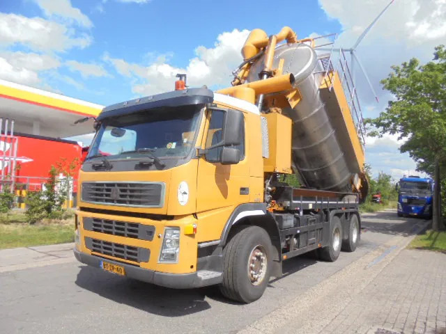 Terberg FM 1450 6X4 - Caminhão limpa fossa: foto 1 Terberg FM 1450 6X4 - Caminhão limpa fossa: foto 1