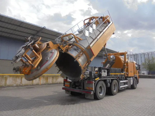 Terberg FM 1450 WDGL 6X4 VACUUM ADR / SIR NL TRUCK - Caminhão limpa fossa: foto 3 Terberg FM 1450 WDGL 6X4 VACUUM ADR / SIR NL TRUCK - Caminhão limpa fossa: foto 3