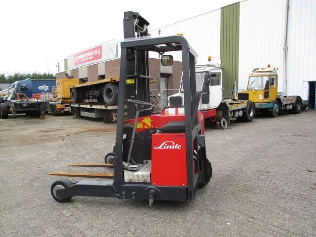 Terberg KINGLIFT TKL-S-X3 - Empilhadeira montada em caminhão: foto 3 Terberg KINGLIFT TKL-S-X3 - Empilhadeira montada em caminhão: foto 3