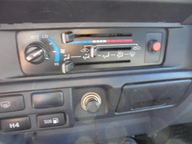 Automóvel Toyota Land Cruiser HZJ78L 4X4 EXPORT OUTSIDE EU ONLY: foto 13