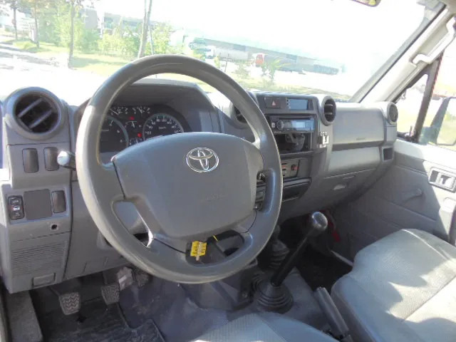 Automóvel Toyota Land Cruiser HZJ78L 4X4 EXPORT OUTSIDE EU ONLY: foto 10