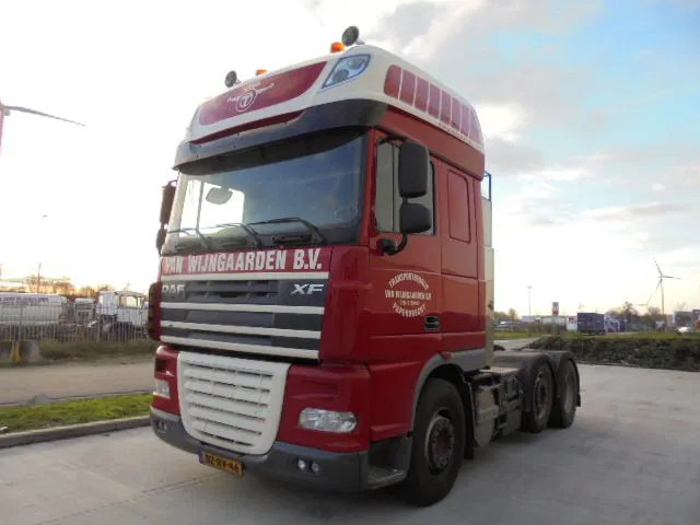 DAF XF 105 SUPER-SPACE 460 6X2 - Tractor: foto 1 DAF XF 105 SUPER-SPACE 460 6X2 - Tractor: foto 1