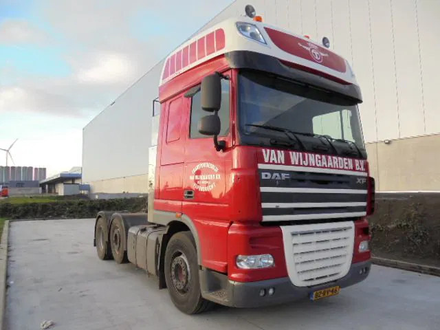 DAF XF 105 SUPER-SPACE 460 6X2 - Tractor: foto 3 DAF XF 105 SUPER-SPACE 460 6X2 - Tractor: foto 3