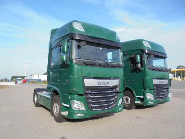 DAF XF 106.460 SUPER SPACE CAB - Tractor: foto 3 DAF XF 106.460 SUPER SPACE CAB - Tractor: foto 3