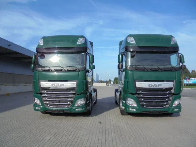 DAF XF 106.460 SUPER SPACE CAB - Tractor: foto 2 DAF XF 106.460 SUPER SPACE CAB - Tractor: foto 2
