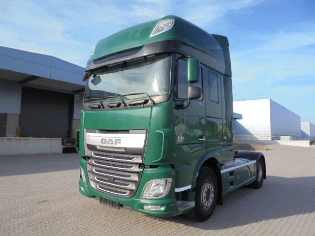 DAF XF 106.460 SUPER SPACE CAB - Tractor: foto 1 DAF XF 106.460 SUPER SPACE CAB - Tractor: foto 1