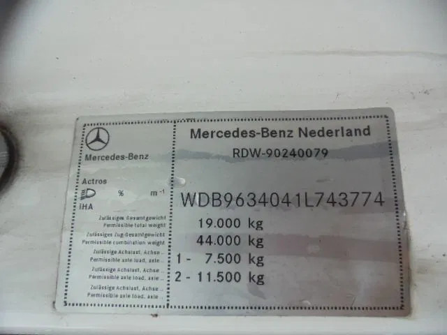 Tractor Mercedes-Benz Actros 1836 LS: foto 10