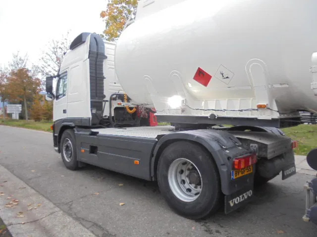 Volvo FM 400 GLOBETROTTER ADR NL TRUCK +TANK TRAILER - Tractor: foto 4 Volvo FM 400 GLOBETROTTER ADR NL TRUCK +TANK TRAILER - Tractor: foto 4