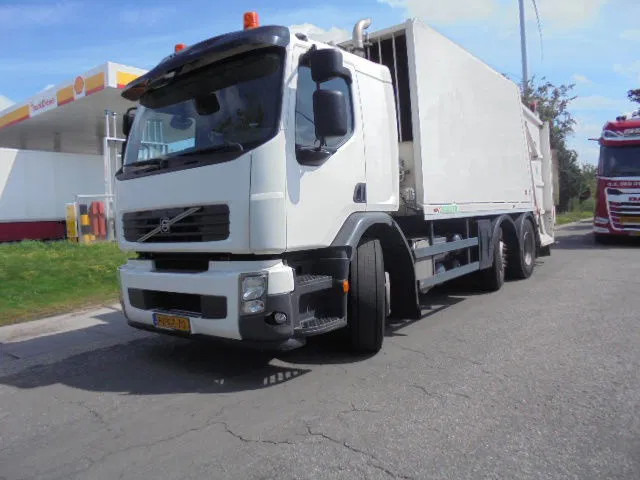 Volvo FE 240 - Caminhão de lixo: foto 1 Volvo FE 240 - Caminhão de lixo: foto 1