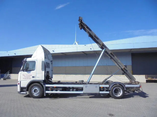 Camião com sistema de cabo Volvo FM 260 MANUAL GEAR NL TRUCK: foto 5
