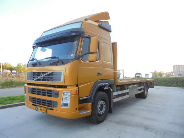 Volvo FM FM 300 LOW KM - Camião furgão: foto 1 Volvo FM FM 300 LOW KM - Camião furgão: foto 1