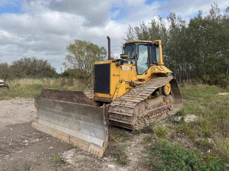 Caterpillar D6M - Buldôzer: foto 1 Caterpillar D6M - Buldôzer: foto 1