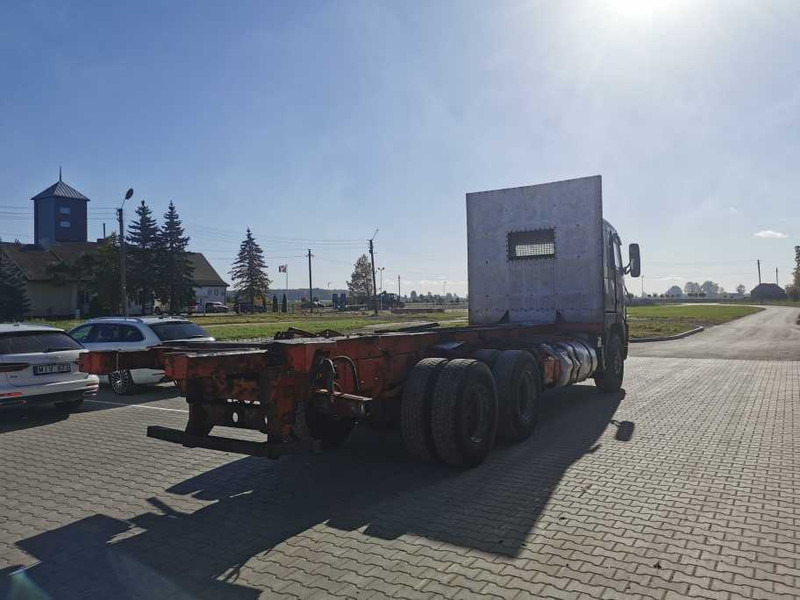 Volvo FH12 420 chassis truck - Camião chassi: foto 4 Volvo FH12 420 chassis truck - Camião chassi: foto 4