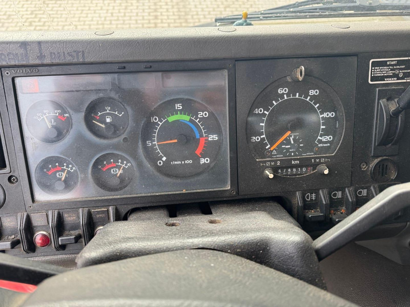 Caminhão limpa fossa Volvo FL 10, 13200 liter: foto 9