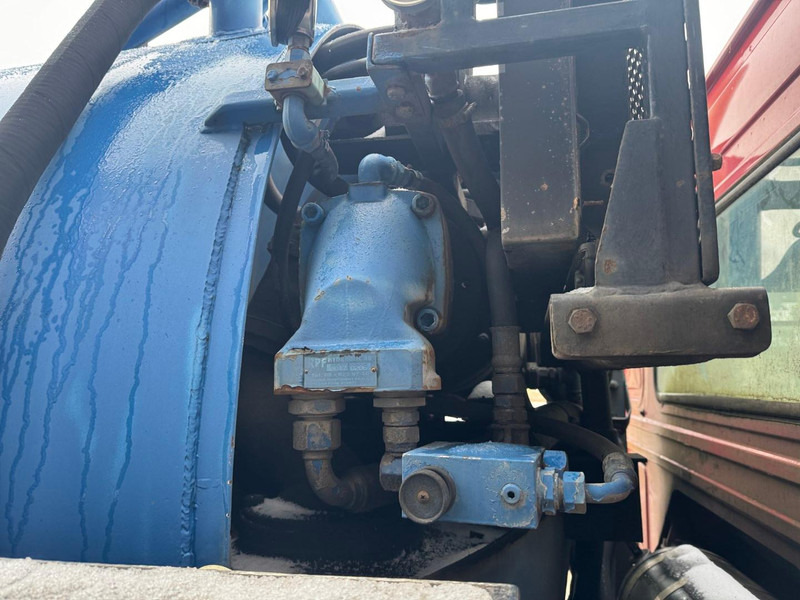 Caminhão limpa fossa Volvo FL 10, 13200 liter: foto 17