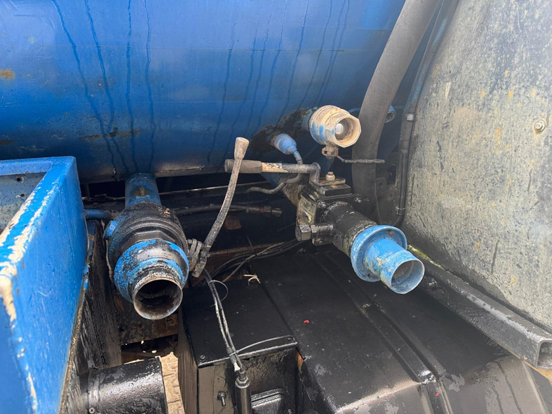 Caminhão limpa fossa Volvo FL 10, 13200 liter: foto 16