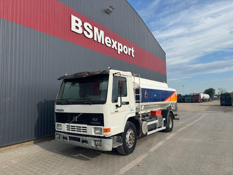 Volvo FL 7 260 - Caminhão tanque: foto 1 Volvo FL 7 260 - Caminhão tanque: foto 1