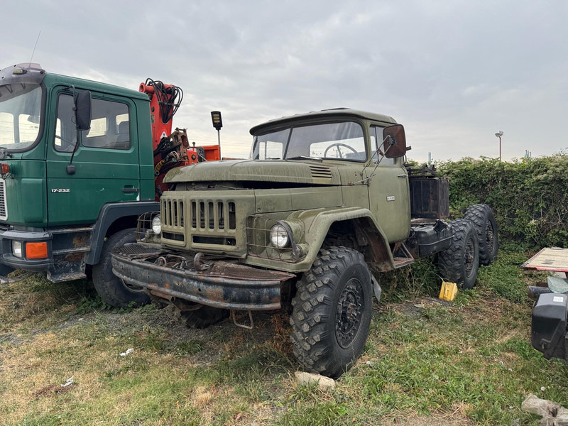 ZIL 131, 6X6 - Camião chassi: foto 1 ZIL 131, 6X6 - Camião chassi: foto 1