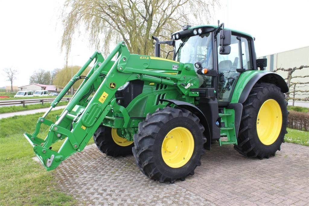 John Deere 6120M with 623R loader - Trator: foto 5 John Deere 6120M with 623R loader - Trator: foto 5