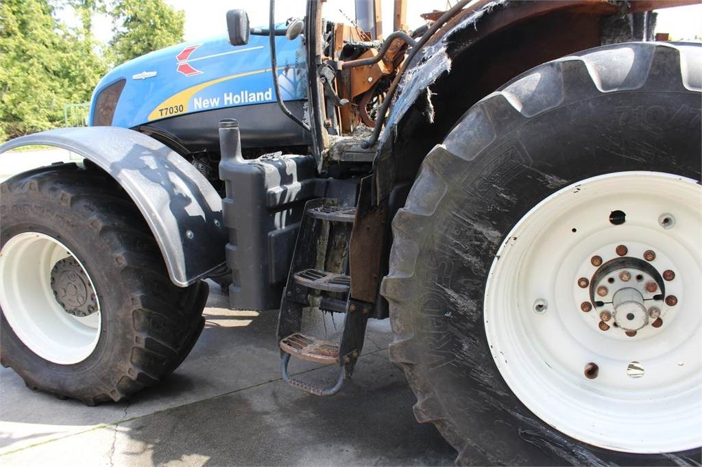 New Holland T7030 - Trator: foto 5 New Holland T7030 - Trator: foto 5