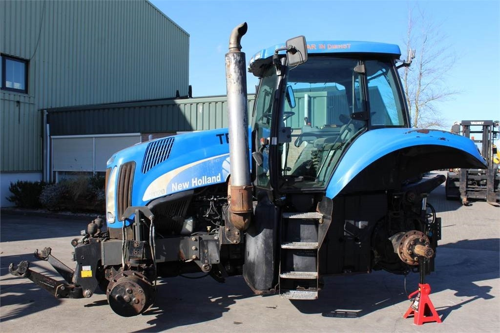 New Holland T8020 - Trator: foto 1 New Holland T8020 - Trator: foto 1