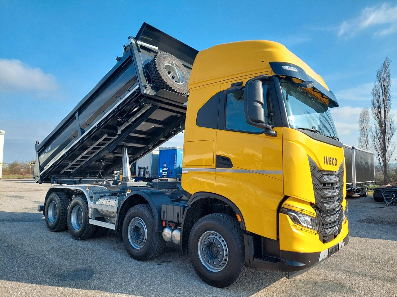 Iveco AS360X53Z Stralis X-WAY 8x4 Bordmatik - Camião basculante: foto 2 Iveco AS360X53Z Stralis X-WAY 8x4 Bordmatik - Camião basculante: foto 2
