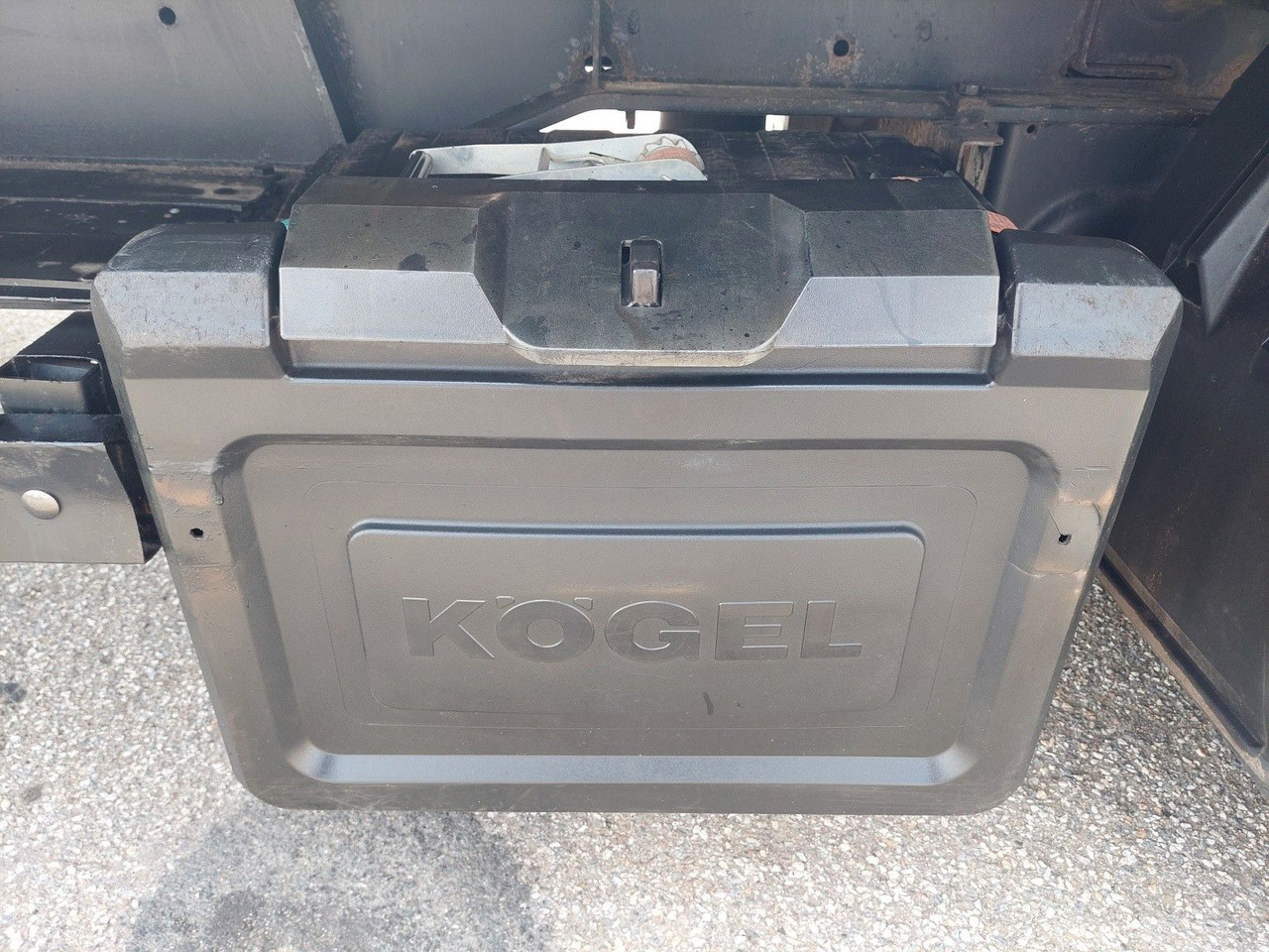 Semi-reboque plataforma/ Caixa aberta Kögel S24 Mega: foto 18