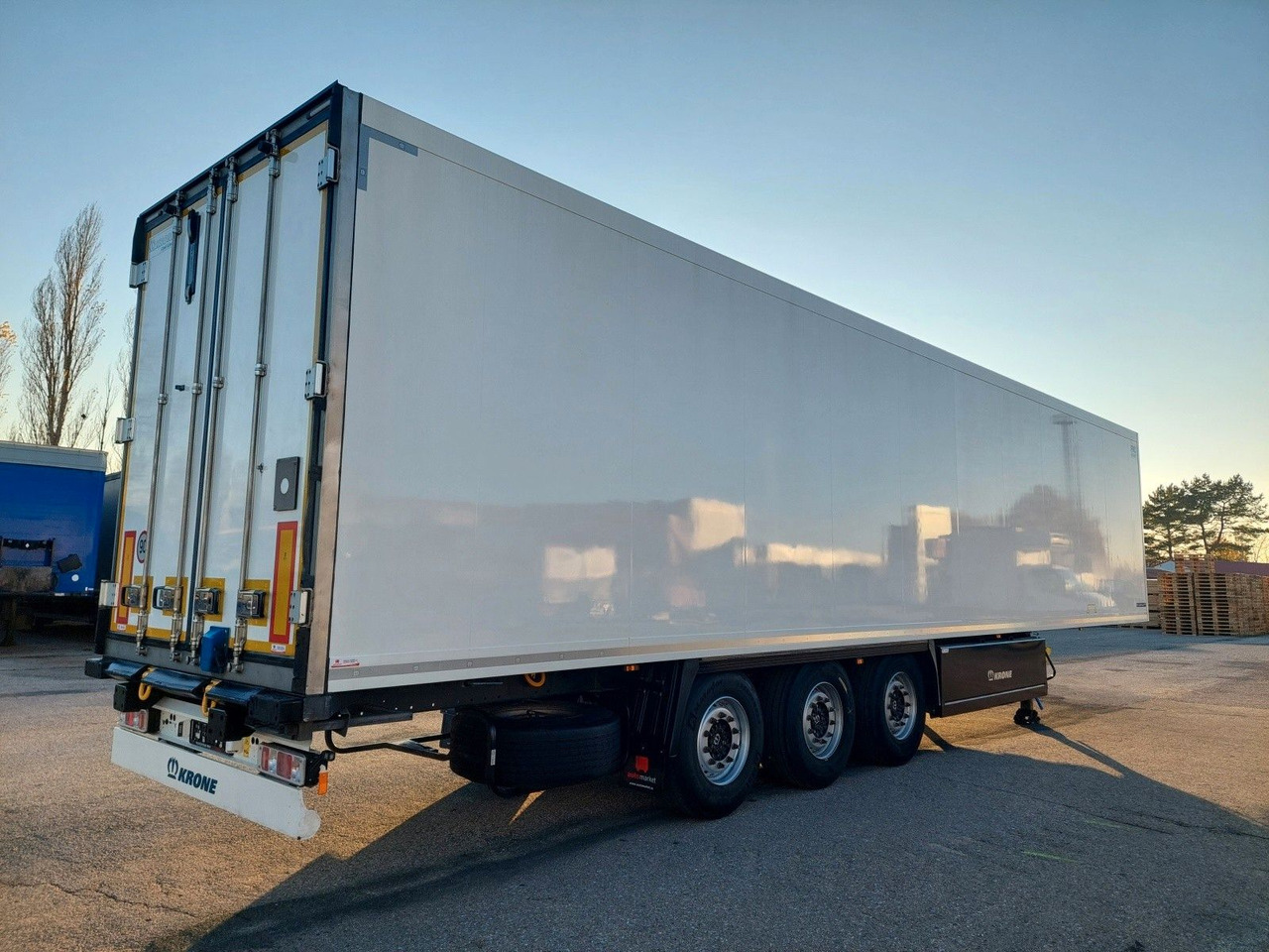 Krone SD Thermo King SLXi 300 - Semi-reboque frigorífico: foto 4 Krone SD Thermo King SLXi 300 - Semi-reboque frigorífico: foto 4