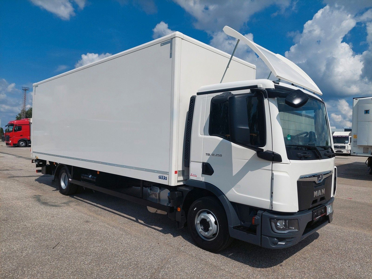 MAN TGL 12.250 BL CH 4x2 LBW 17 Palleten - Camião furgão: foto 2 MAN TGL 12.250 BL CH 4x2 LBW 17 Palleten - Camião furgão: foto 2