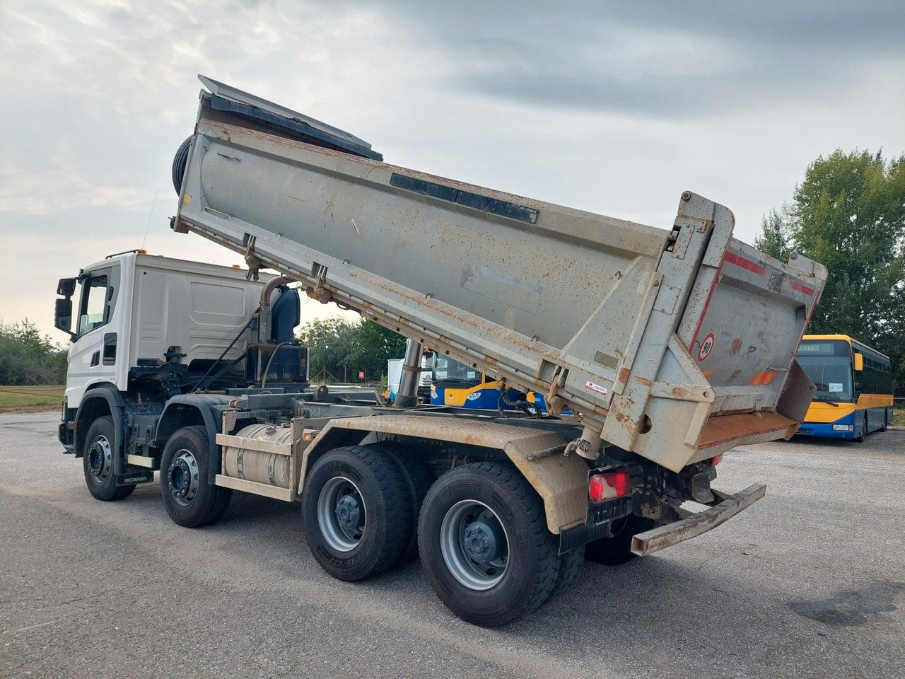 Scania G 450 B8X4HZ 8x4 Bordmatik - Camião basculante: foto 3 Scania G 450 B8X4HZ 8x4 Bordmatik - Camião basculante: foto 3