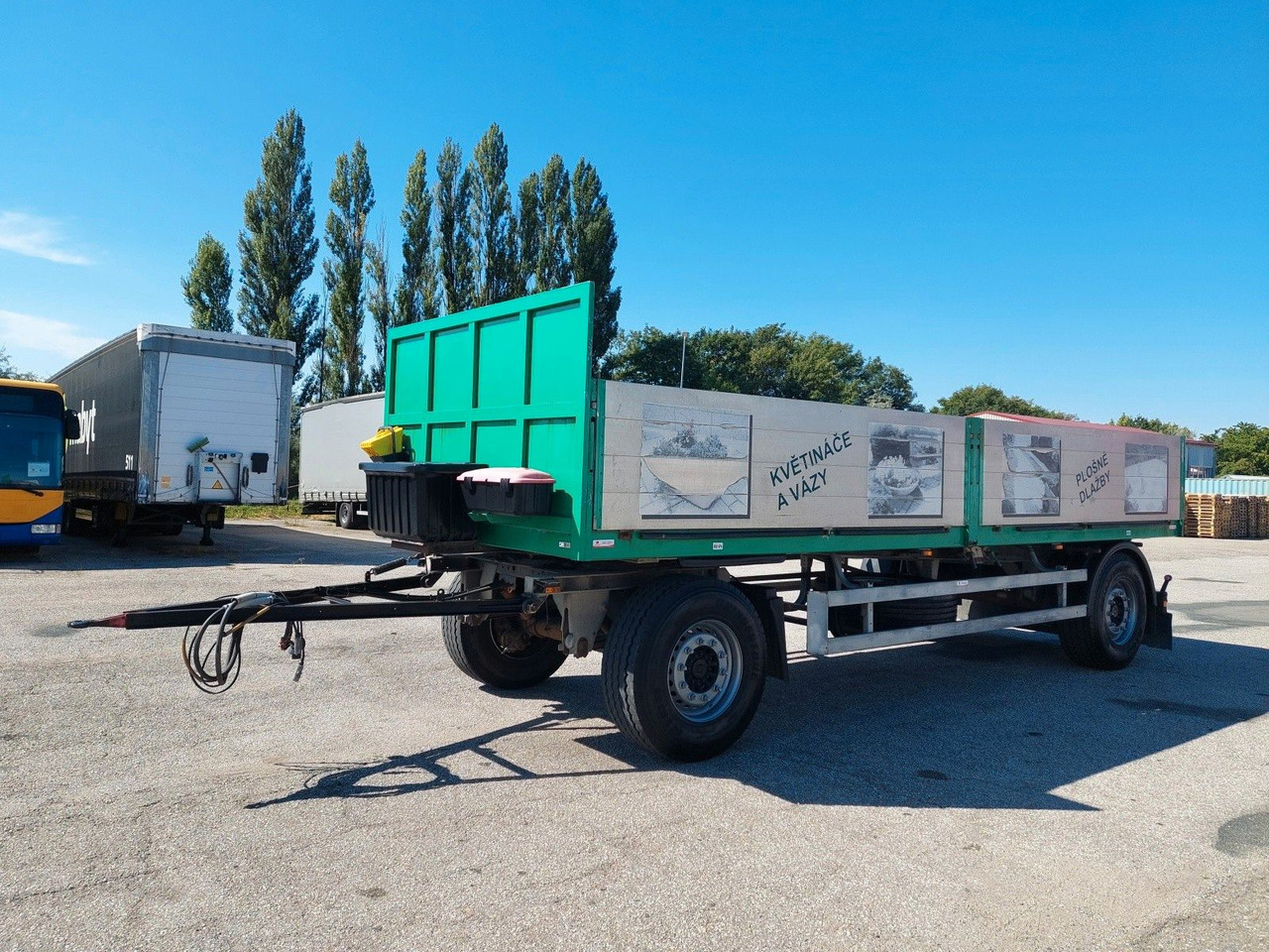 Schmitz Cargobull Gotha AFW18 Baustoffanhänger - Reboque plataforma/ Caixa aberta: foto 1 Schmitz Cargobull Gotha AFW18 Baustoffanhänger - Reboque plataforma/ Caixa aberta: foto 1