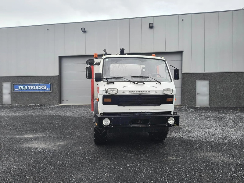 MAN 8.136 4X4 - QUARRY TRUCK - CRANE PM - ONLY 82730 KM - Camião grua: foto 2 MAN 8.136 4X4 - QUARRY TRUCK - CRANE PM - ONLY 82730 KM - Camião grua: foto 2