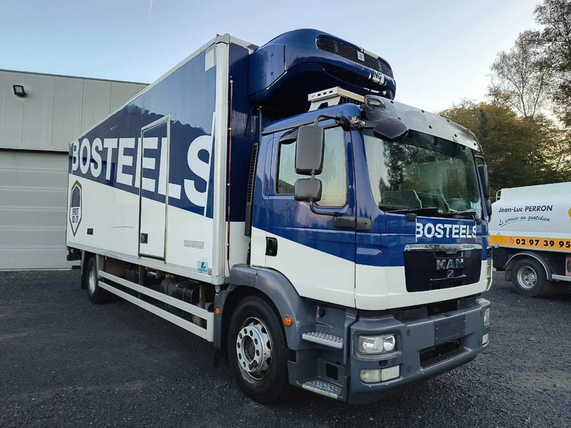 MAN TGM 18.250 2 COMPARTMENTS - 2000KG TAIL LIFT - PROBLEM COOLING UNIT - Camião frigorífico: foto 3 MAN TGM 18.250 2 COMPARTMENTS - 2000KG TAIL LIFT - PROBLEM COOLING UNIT - Camião frigorífico: foto 3