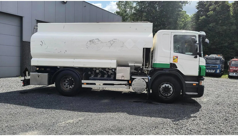 Scania P280 MANUAL GEARBOX- TANK 14000L- RETARDER - Caminhão tanque: foto 3 Scania P280 MANUAL GEARBOX- TANK 14000L- RETARDER - Caminhão tanque: foto 3