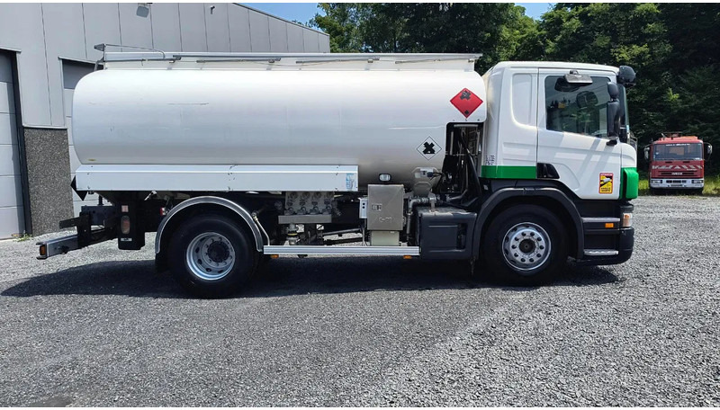 Scania P340 MAGYAR TANK - 14000L -RETARDER-SPRINGSUSPENSION - Caminhão tanque: foto 4 Scania P340 MAGYAR TANK - 14000L -RETARDER-SPRINGSUSPENSION - Caminhão tanque: foto 4