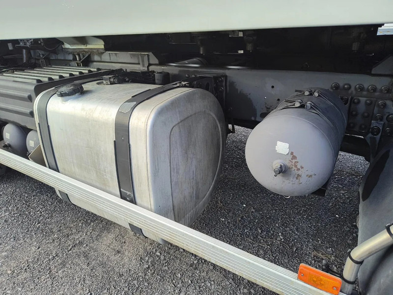 Caminhão tanque para transporte de combustível Volvo FM 440 13000L FUEL / CARBURANT - 4 COMP: foto 16