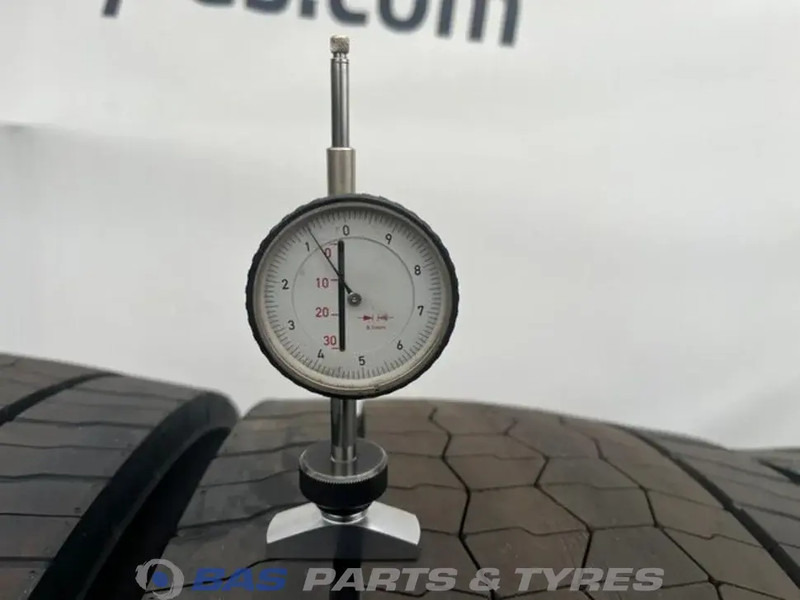Bridgestone Bridgestone 315/70R22.5 Ecopia Drive Enliten 154/150 M+S 3PMSF gebruikte set - Pneu por Camião: foto 3 Bridgestone Bridgestone 315/70R22.5 Ecopia Drive Enliten 154/150 M+S 3PMSF gebruikte set - Pneu por Camião: foto 3
