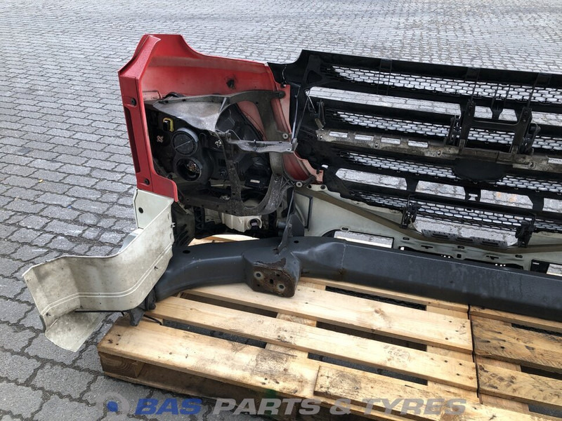 DAF XF106 Bumper DAF 1827036 - Para-choque por Camião: foto 4 DAF XF106 Bumper DAF 1827036 - Para-choque por Camião: foto 4