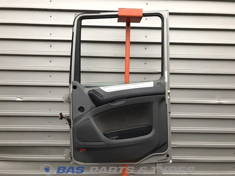 DAF XF106 Portier Rechts DAF 1881863 - Porta e peças por Camião: foto 2 DAF XF106 Portier Rechts DAF 1881863 - Porta e peças por Camião: foto 2